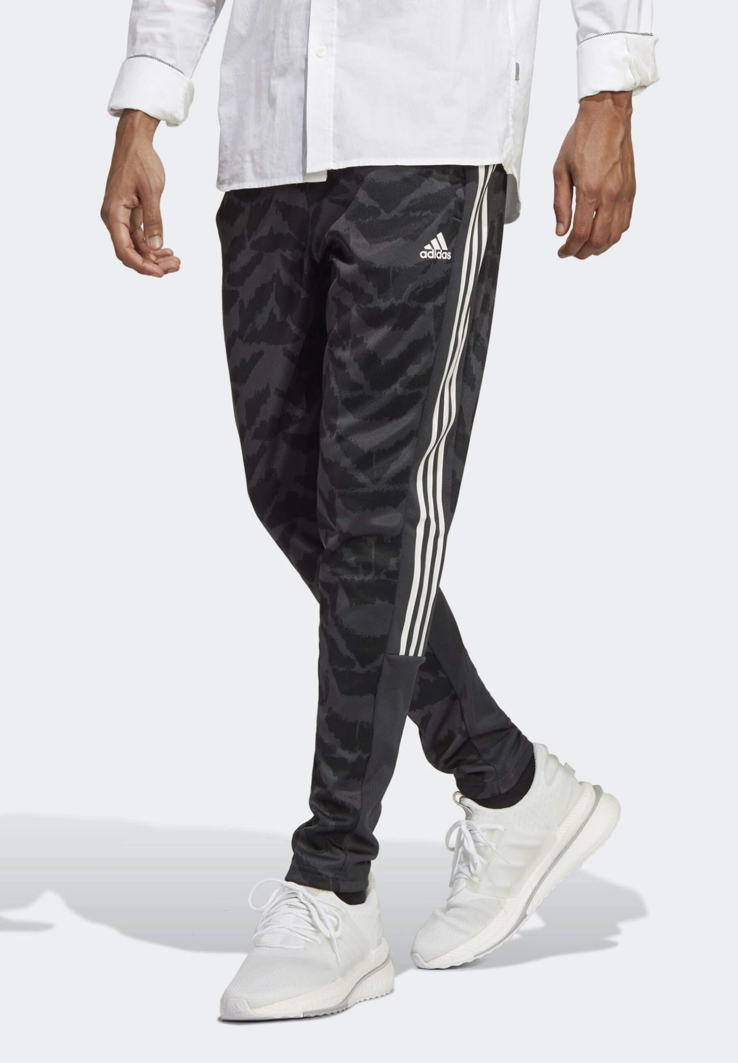 Adidas Sportswear M Tiro Adv TpPantaloni SportiviCarbon Uomo Pantaloni Sportivi E Joggers ADQ22E007-C11 1 Adidas Sportswear M Tiro Adv TpPantaloni SportiviCarbon Uomo Pantaloni Sportivi E Joggers ADQ22E007-C11