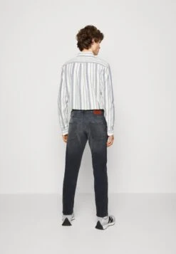 Scotch & Soda Seasonal Essentials RalstonJeans Slim FitNew Hero Uomo Jeans SC322G0KN-K11 -Vendite Jones 0a4387eeaf7644e7baa9eef3ba0bff24