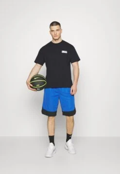 Prima pagina -Vendite Jones 1398201da0ac44bcb65baae05ca30efd