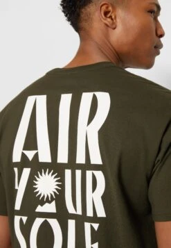 Nike Sportswear M Nsw Dna Hbr M90 T-Shirt Con StampaSequoia Uomo T-shirt E Polo NI122O0T0-Q11 -Vendite Jones 19a024d0cef64364ae48a0a6d5a146b2