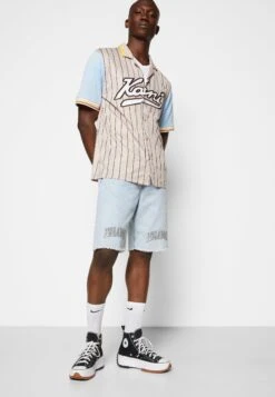 Pegador Burton Shorts Di JeansWashed Light Blue Uomo Jeans PEP22F001-K11 -Vendite Jones 1ab61152451f4f49a1c9ad7b1480fc53