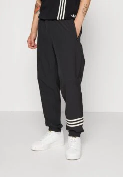 Adidas Originals NewPantaloni SportiviBlack Uomo Pantaloni Sportivi E Joggers AD122E0GU-Q11 -Vendite Jones 2001095fc19a48cbb358a092084fbc19