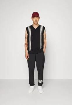 Adidas Originals NewPantaloni SportiviBlack Uomo Pantaloni Sportivi E Joggers AD122E0GU-Q11 -Vendite Jones 285a5351adc540f2af2be1f56e59f4ed