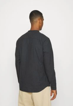 Jack & Jones Jjeband CamiciaDark Grey Melange Uomo Camicie JA222D1YQ-C11 -Vendite Jones 2b07712b8cbe405ca763a462fd27049a