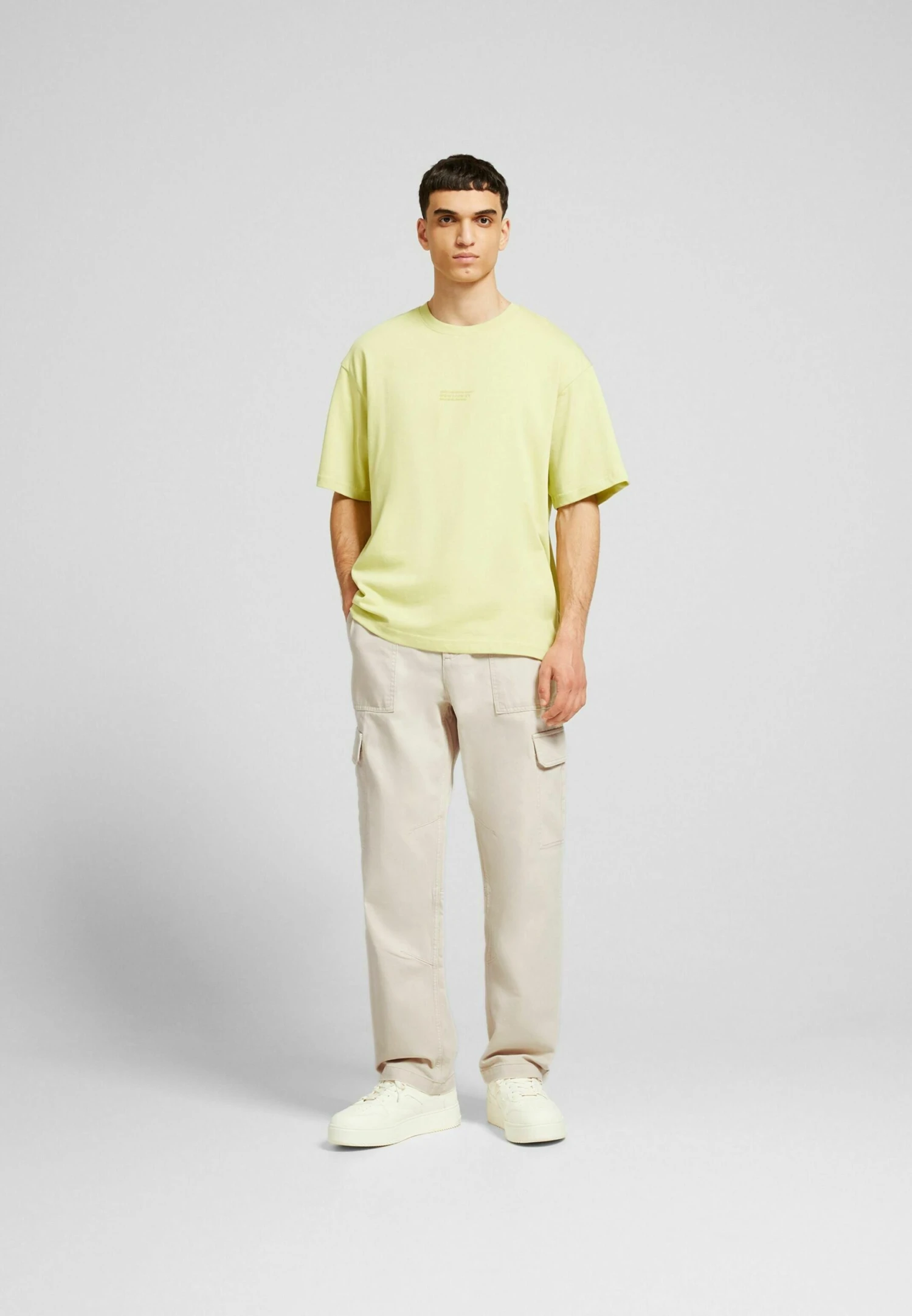 BERSHKA Cargo Straight - Pantaloni - Beige 2 BERSHKA Cargo Straight - Pantaloni - Beige - immagine 2