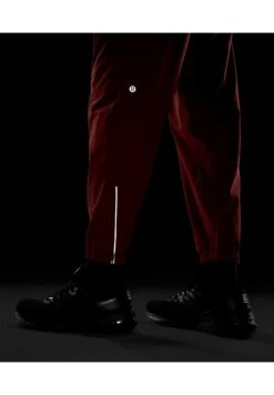 Lululemon Surge Raw Pantaloni SportiviRed Merlot Uomo Pantaloni LLS42E011-G11 -Vendite Jones 36ebe3f8f2f8453abf9d592c2f4fa1e2