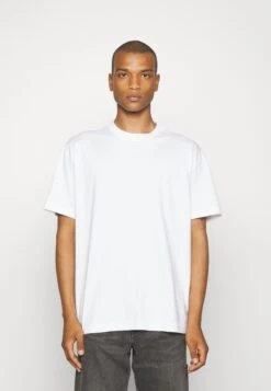 WEEKDAY Oversized2-PackT-Shirt BasicBlack + White Uomo T-shirt E Polo WEB22O05O-Q17 -Vendite Jones 375481320d8a40f1a325845fdcef151a