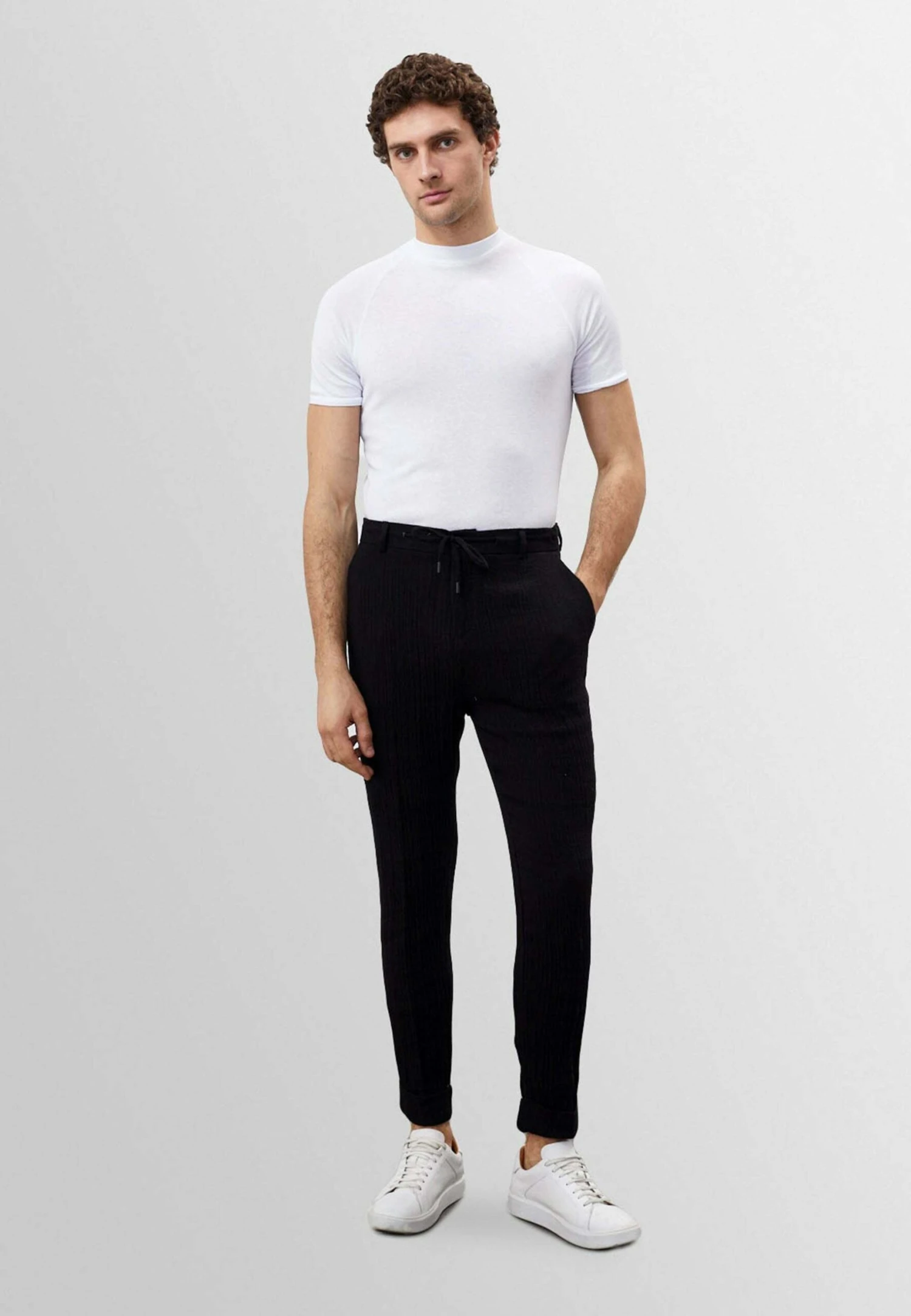 ChinoBlack Uomo Pantaloni AI721A001-Q11 2 ChinoBlack Uomo Pantaloni AI721A001-Q11 - immagine 2