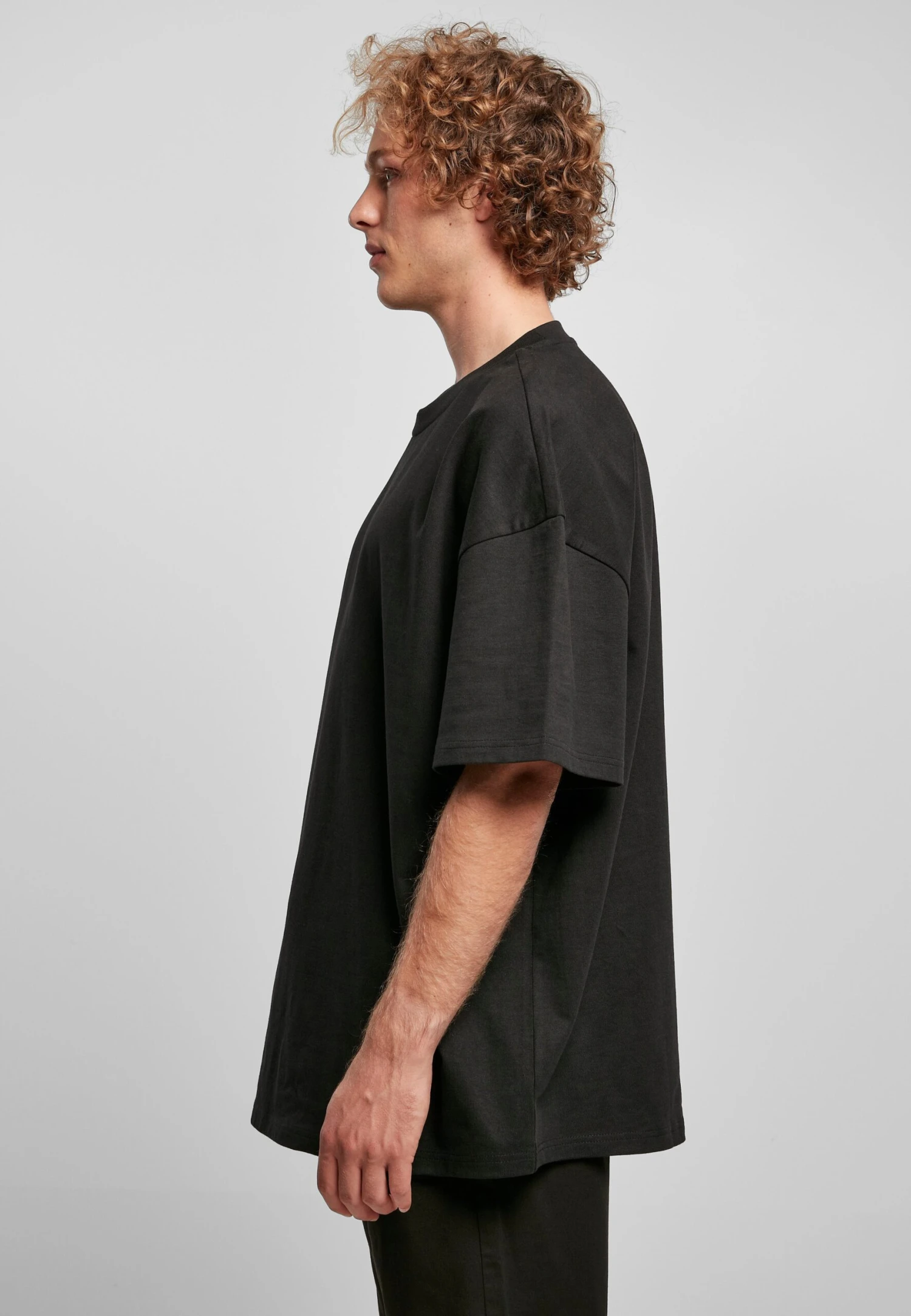 URBAN CLASSICS Ultra Heavy Oversized- T-Shirt Basic - Black 6 URBAN CLASSICS Ultra Heavy Oversized- T-Shirt Basic - Black - immagine 6