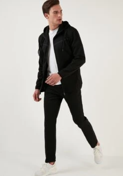 TutaBlack Uomo Pantaloni Sportivi E Joggers BUS22S036-Q11 -Vendite Jones 4cd9821487c94b1d8e3e4f588f6cca42