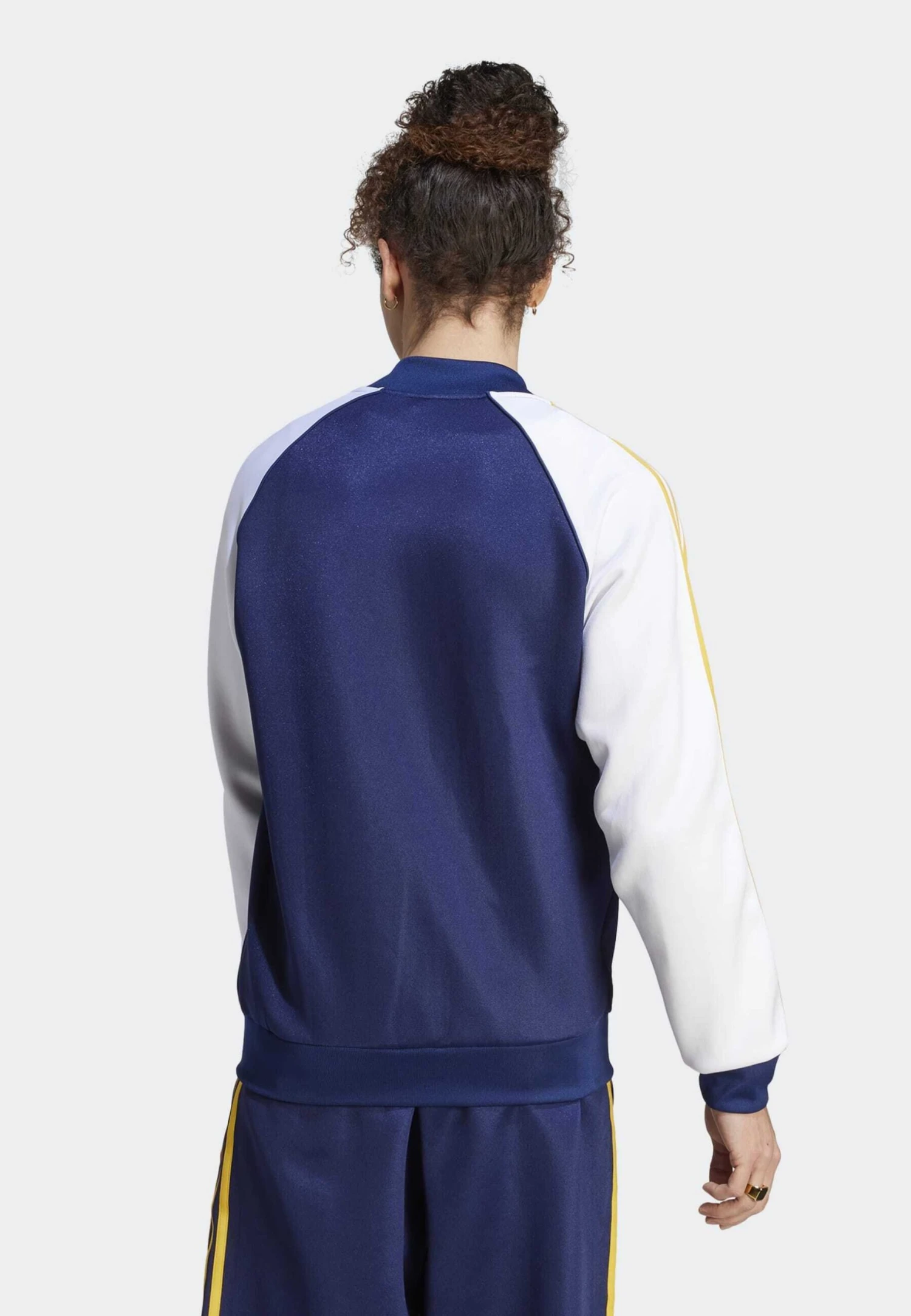 Adidas Originals ClassicsGiacca SportivaDark Blue Crew Yellow White Uomo Pantaloni Sportivi E Joggers AD122T0ED-K11 2 Adidas Originals ClassicsGiacca SportivaDark Blue Crew Yellow White Uomo Pantaloni Sportivi E Joggers AD122T0ED-K11 - immagine 2