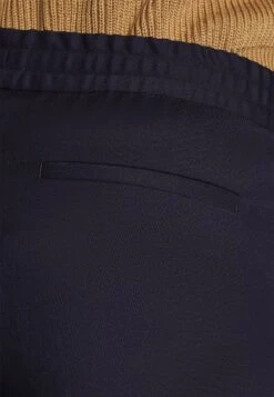 Filippa K Terry Cropped TrouserPantaloniNavy Uomo Pantaloni F1422E029-K11 -Vendite Jones 58347b47de174d5d9d577cb28ca19ad1