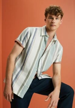 ESPRIT Kurzarm Mit Streifen - Camicia - Dusty Green -Vendite Jones 5d629c4f301e411f9a2bca133b1389be
