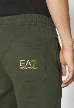 EA7 Emporio Armani TrouserPantaloni SportiviVerde Scuro Uomo Pantaloni Sportivi E Joggers EA722E03E-N11 -Vendite Jones 660c07cbc4b44fe6bcb013061bcec32c