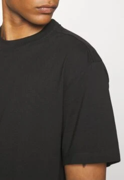 WEEKDAY Oversized2-PackT-Shirt BasicBlack + White Uomo T-shirt E Polo WEB22O05O-Q17 -Vendite Jones 6daa2544279a452bb4f212c3226aab53