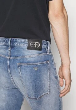 Emporio Armani Pockets PantJeans A SigarettaDenim Blu Uomo Jeans EA822G06J-K11 -Vendite Jones 6dec379b8dbc45a0b1b323e62e83ba55