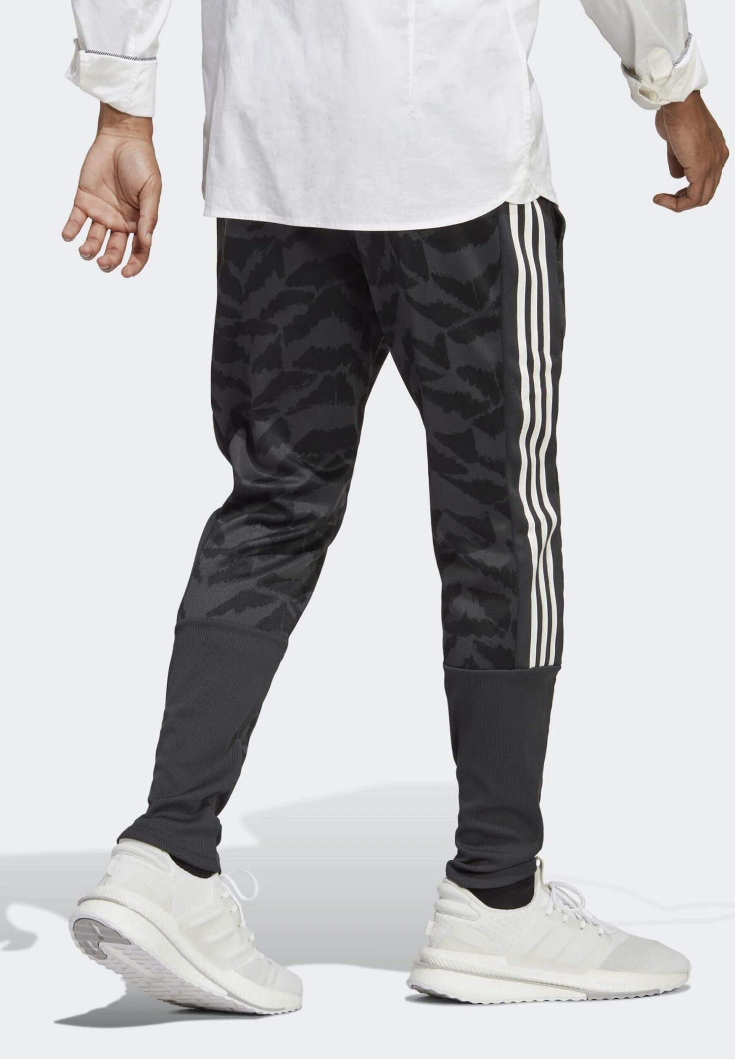 Adidas Sportswear M Tiro Adv TpPantaloni SportiviCarbon Uomo Pantaloni Sportivi E Joggers ADQ22E007-C11 2 Adidas Sportswear M Tiro Adv TpPantaloni SportiviCarbon Uomo Pantaloni Sportivi E Joggers ADQ22E007-C11 - immagine 2