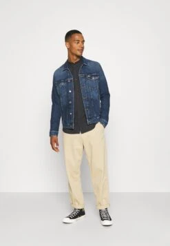 Jack & Jones Jjeband CamiciaDark Grey Melange Uomo Camicie JA222D1YQ-C11 -Vendite Jones 730229c2ae2b45898142ada167493faf