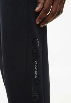 PwPantaloni SportiviBlack Beauty Uomo Pantaloni CKA42E026-Q11 -Vendite Jones 75e8df59f3444ed2bc5050ebfdd2d642