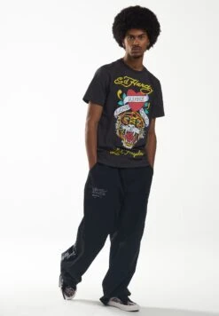 Prima pagina -Vendite Jones 772d9217da824777a0a5b03ec750e56a