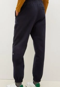 MediumPantaloni SportiviBlue Uomo Pantaloni LNE22E000-K11 -Vendite Jones 77ea9f7503d44e85943afc0c3c3f23e7