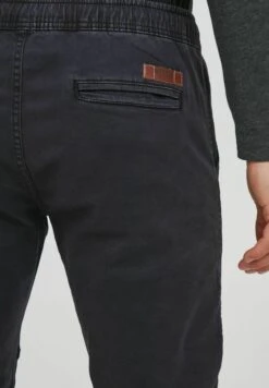 Indicode Jeans Idbrontus - Jeans Tapered Fit - Black -Vendite Jones 7e165fdb0cf2431c816ca72810bf98d7