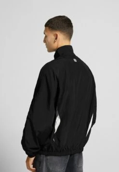 BERSHKA RetroGiacca SportivaBlack Uomo Pantaloni Sportivi E Joggers BEJ22T0GC-Q11 -Vendite Jones 7f4150c7c3354e498cf0c561963272da