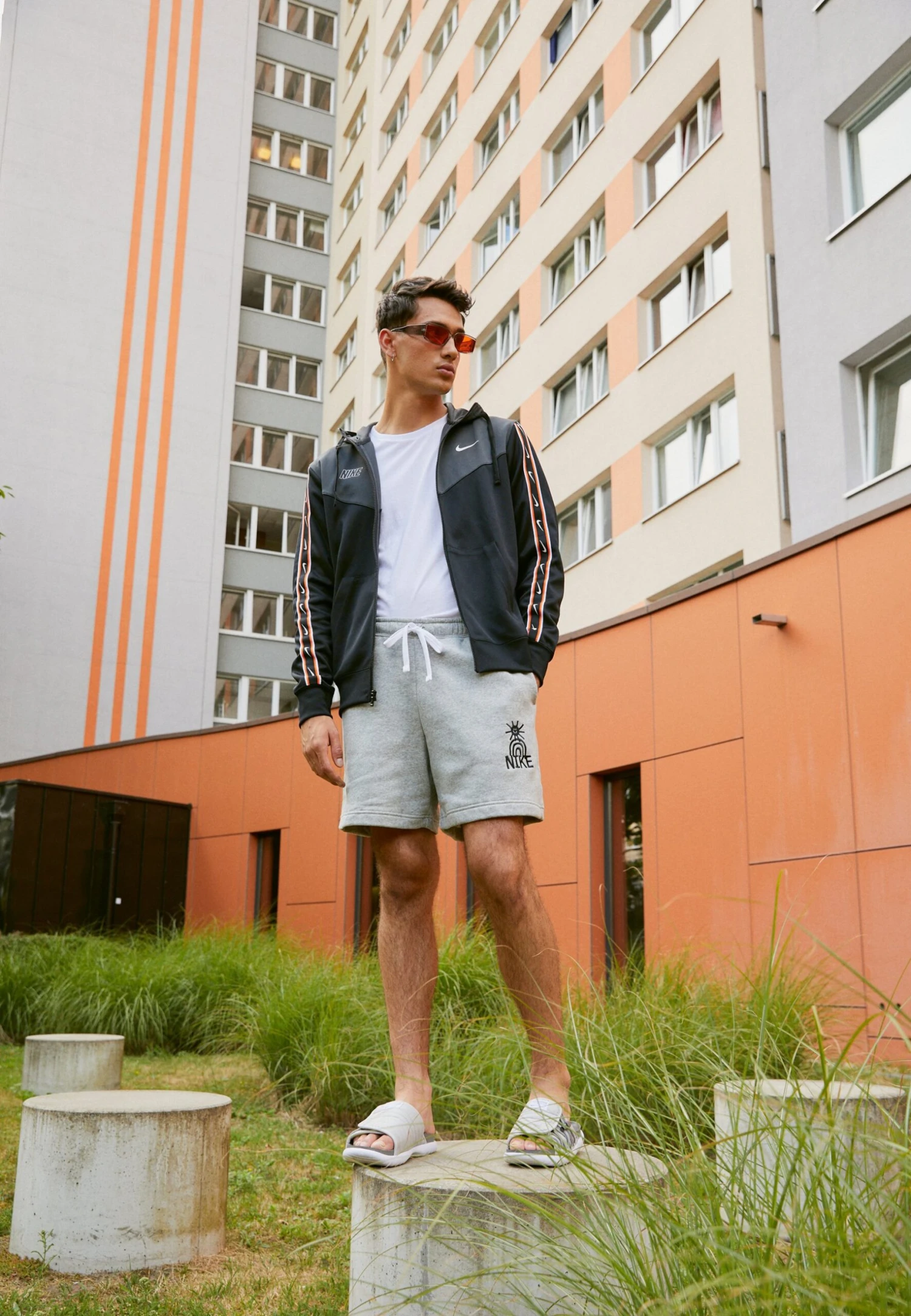 Nike Sportswear M Nsw Repeat Sw Pk Fz Giacca SportivaBlack/Dark Smoke Grey/White Uomo Pantaloni Sportivi E Joggers NI122T098-Q11 1 Nike Sportswear M Nsw Repeat Sw Pk Fz Giacca SportivaBlack/Dark Smoke Grey/White Uomo Pantaloni Sportivi E Joggers NI122T098-Q11