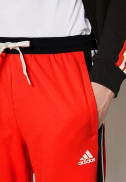 Adidas Sportswear M Cb TsTutaBright Red Uomo Pantaloni Sportivi E Joggers AD542K06M-G12 -Vendite Jones 8fe8e4cf0e374d239f8f7a28aa2f5706