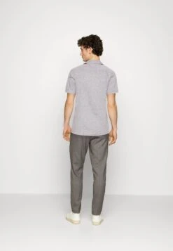 Lindbergh Relaxed Fit Casual Blend ResortCamiciaArmy Uomo Camicie LG522D06U-N11 -Vendite Jones 93c9ae7554324ca682ae1bdaacbc658c