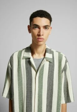 BERSHKA Rustic Striped CamiciaWhite Uomo Camicie BEJ22D0DN-A11 -Vendite Jones 959580c1c36048f3944a6a2d6d8c4c3b