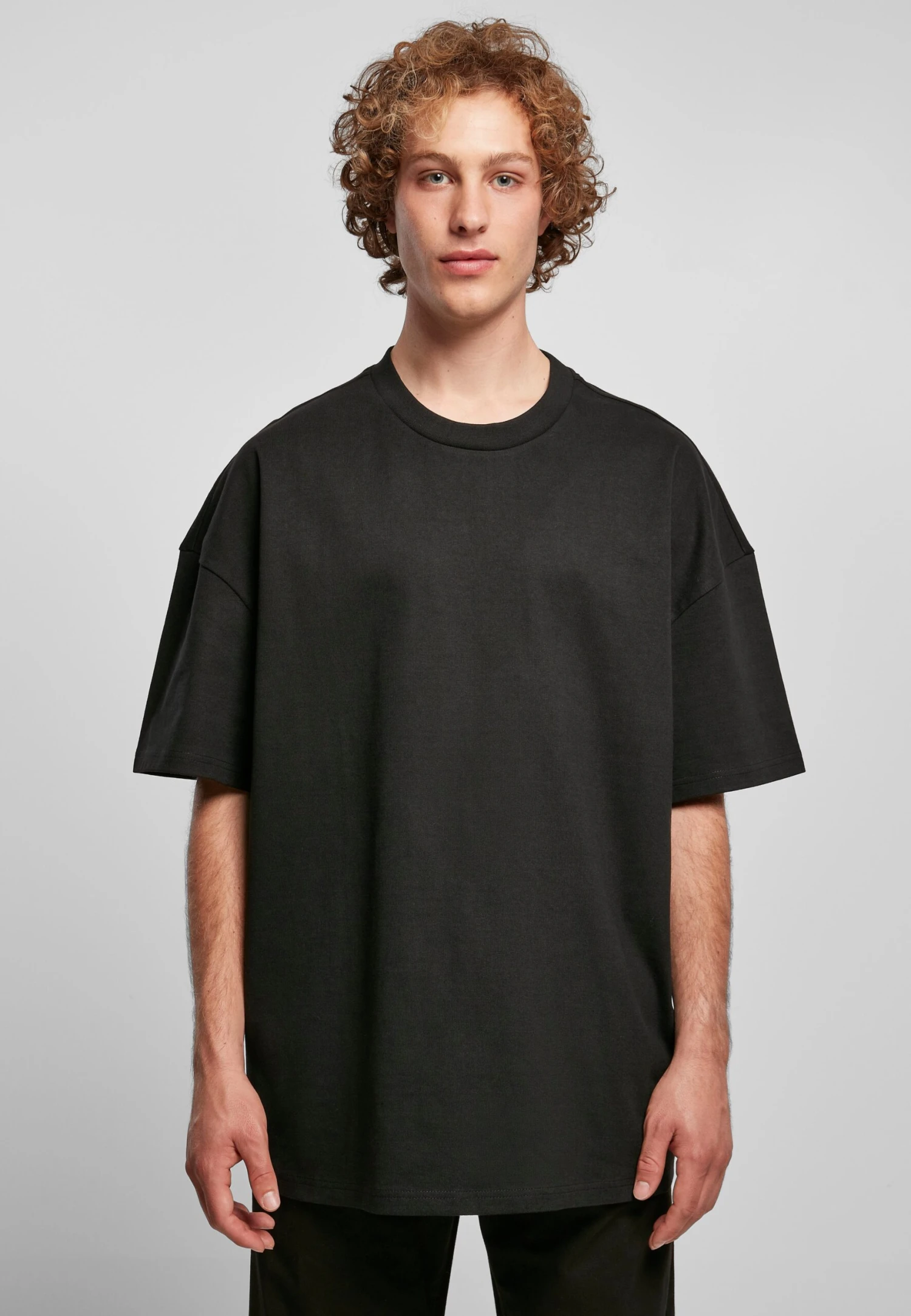 URBAN CLASSICS Ultra Heavy Oversized- T-Shirt Basic - Black 1 URBAN CLASSICS Ultra Heavy Oversized- T-Shirt Basic - Black
