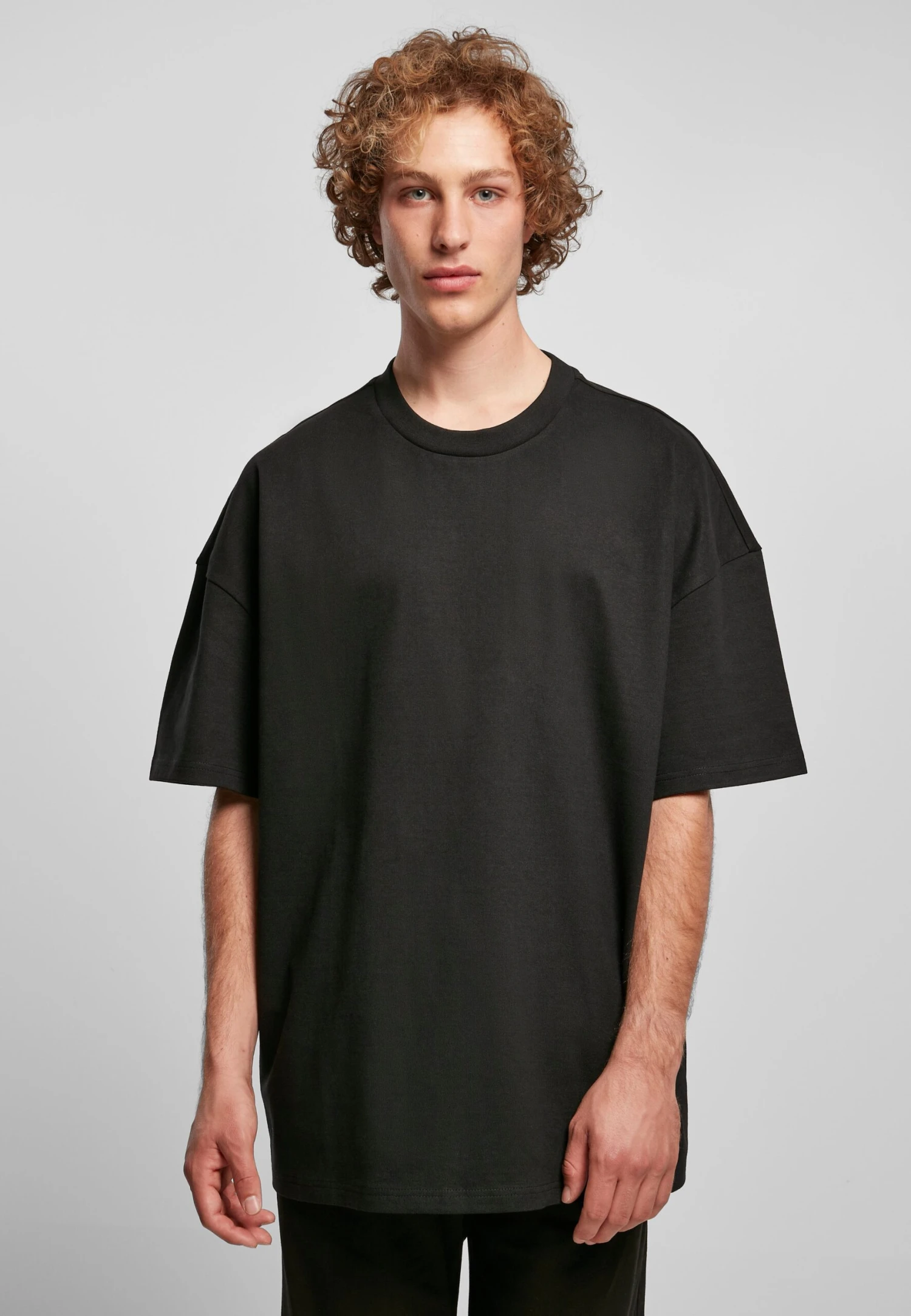 URBAN CLASSICS Ultra Heavy Oversized- T-Shirt Basic - Black 4 URBAN CLASSICS Ultra Heavy Oversized- T-Shirt Basic - Black - immagine 4