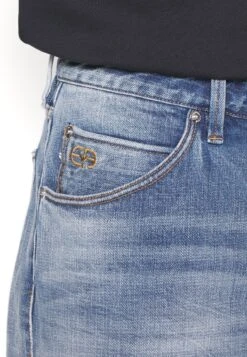 Emporio Armani Pockets PantJeans A SigarettaDenim Blu Uomo Jeans EA822G06J-K11 -Vendite Jones 9e314de8d800400b9252432a876fb68e