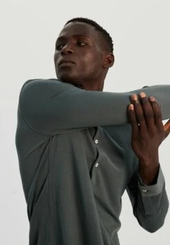 Non Iron Stain Repellent - Camicia - Dark Grey 11 Non Iron Stain Repellent - Camicia - Dark Grey -Vendite Jones 9efaf577c2534d6bb162cd34414b6f17