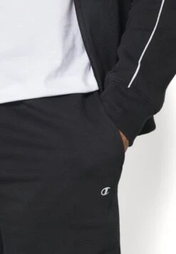 Champion Classic Full ZipTutaNbk/Nbk/Nbk/Wht Uomo Pantaloni Sportivi E Joggers C7642K03G-Q11 -Vendite Jones a3b346e8f19548568d25540c50f6662f