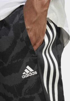 Adidas Sportswear M Tiro Adv TpPantaloni SportiviCarbon Uomo Pantaloni Sportivi E Joggers ADQ22E007-C11 8 Adidas Sportswear M Tiro Adv TpPantaloni SportiviCarbon Uomo Pantaloni Sportivi E Joggers ADQ22E007-C11 -Vendite Jones a561245a91a6471cbd29e4bddcb8aac9