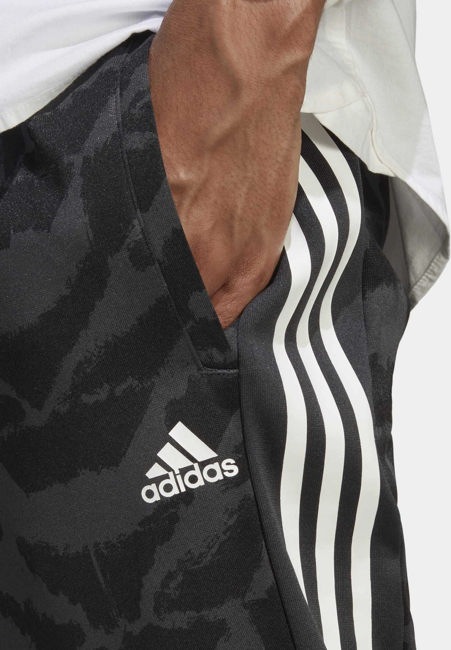 Adidas Sportswear M Tiro Adv TpPantaloni SportiviCarbon Uomo Pantaloni Sportivi E Joggers ADQ22E007-C11 3 Adidas Sportswear M Tiro Adv TpPantaloni SportiviCarbon Uomo Pantaloni Sportivi E Joggers ADQ22E007-C11 - immagine 3