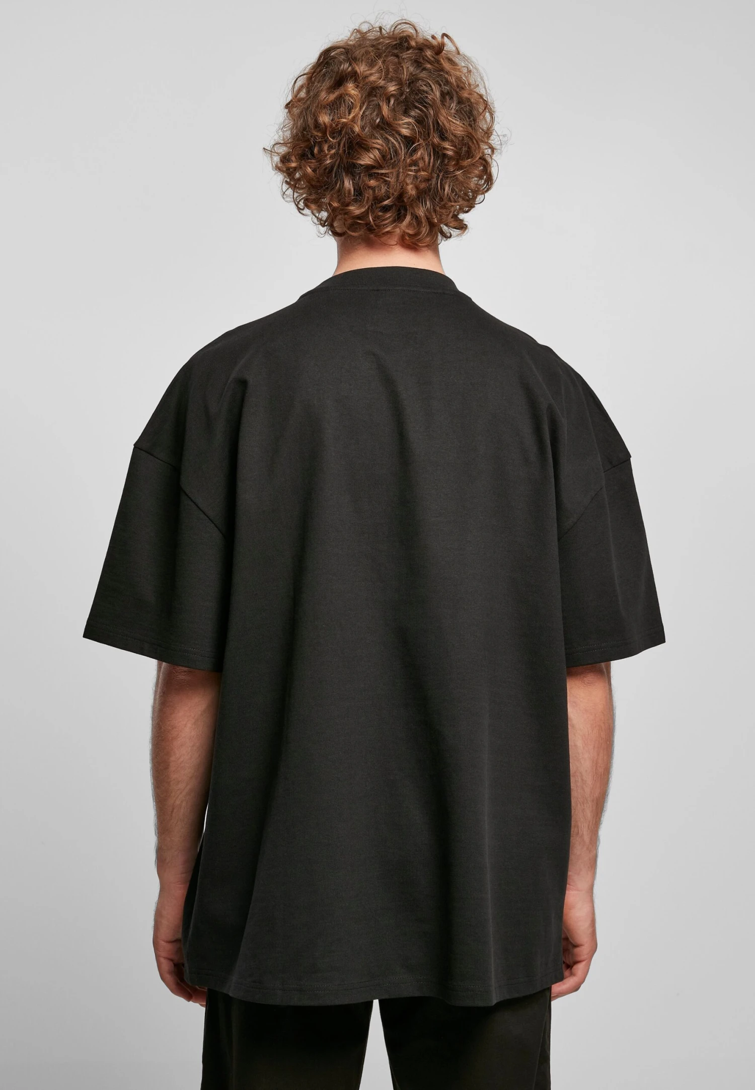 URBAN CLASSICS Ultra Heavy Oversized- T-Shirt Basic - Black 3 URBAN CLASSICS Ultra Heavy Oversized- T-Shirt Basic - Black - immagine 3