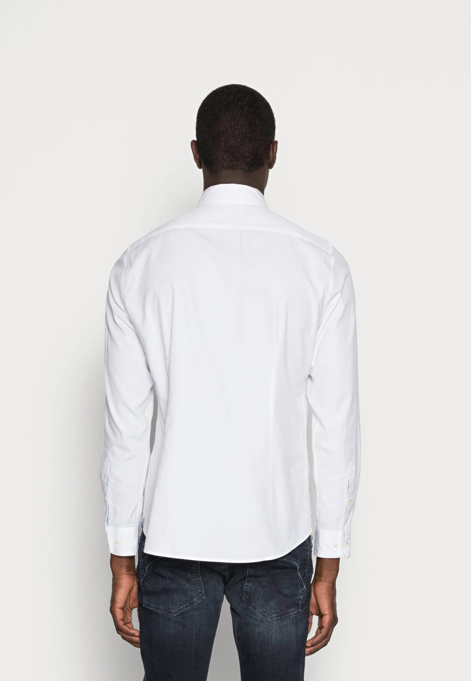 Marc O'Polo Cambridge Shaped Fit Kent CollarCamiciaWhite Uomo Camicie MA322D0KQ-A11 3 Marc O'Polo Cambridge Shaped Fit Kent CollarCamiciaWhite Uomo Camicie MA322D0KQ-A11 - immagine 3