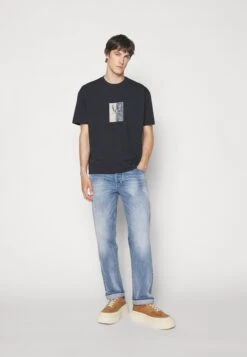 Emporio Armani Pockets PantJeans A SigarettaDenim Blu Uomo Jeans EA822G06J-K11 -Vendite Jones a6d861afe3c34e188806407cae516d10