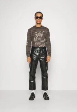 Prima pagina -Vendite Jones afddfa8af89941d0a2cb9bd343451fb4