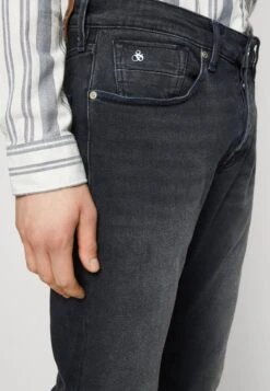 Scotch & Soda Seasonal Essentials RalstonJeans Slim FitNew Hero Uomo Jeans SC322G0KN-K11 -Vendite Jones bef2bc01b9384726af961ea79bdc87f2