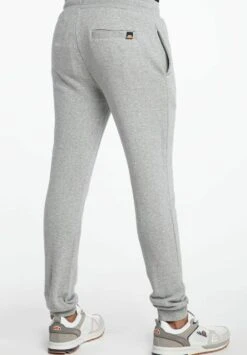 Ellesse Granite Pantaloni SportiviGrey Uomo Pantaloni Sportivi E Joggers EL922E048-C11 -Vendite Jones c3de817c493a49d39818550d354e971b