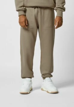 BERSHKA Plush- Pantaloni Sportivi - Camel