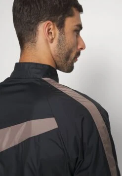 Nike Performance Tottenham Hotspurs Repel Academy SquadraBlack/Taupe Haze Uomo Pantaloni Sportivi E Joggers N1242F12E-Q11 -Vendite Jones cefc5b2a64e944a58c461ac8e496f48a