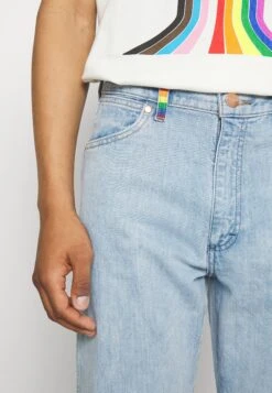 Wrangler Unisex - Jeans A Sigaretta - Light Blue -Vendite Jones d24839a7a76d4a409b920ab82051390a