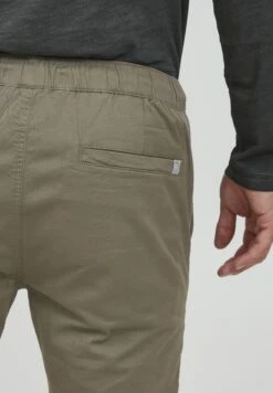 Louis Pantaloni SportiviDusty Olive Uomo Pantaloni 11322E006-C11 -Vendite Jones d83df9ea7ca64c44bb0a2b01efed4ef9