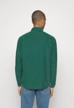 Wrangler Pocket Patch - Camicia - Dark Green -Vendite Jones df0529b5c3ee4004a94eb88c0c32788e