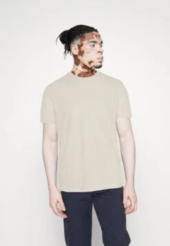 Pier One 7 PackT-Shirt BasicWhite/Yellow/Lilac Uomo T-shirt E Polo PI922O0PY-A16 -Vendite Jones e68ad65920fd4f69b53ce8f7897ba836